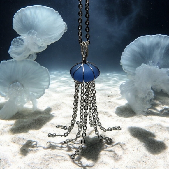 Frosted blue glass jellyfish necklace - Picture 2 of 2